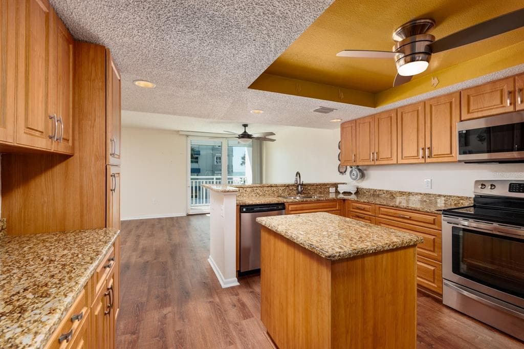 17408 GULF BOULEVARD 203 photo 10