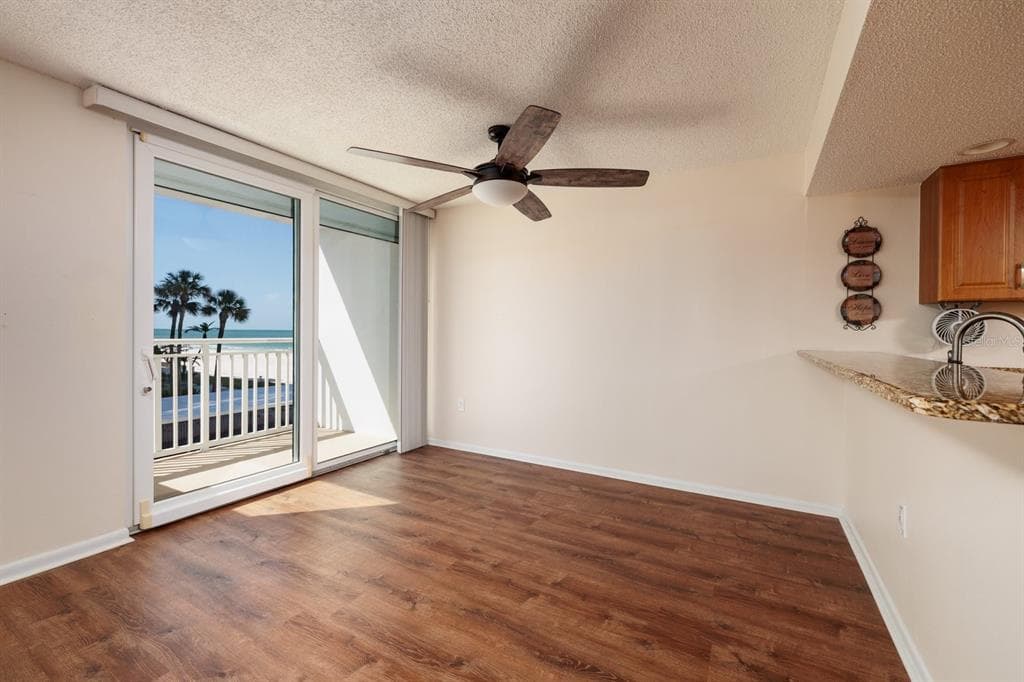 17408 GULF BOULEVARD 203 photo 11