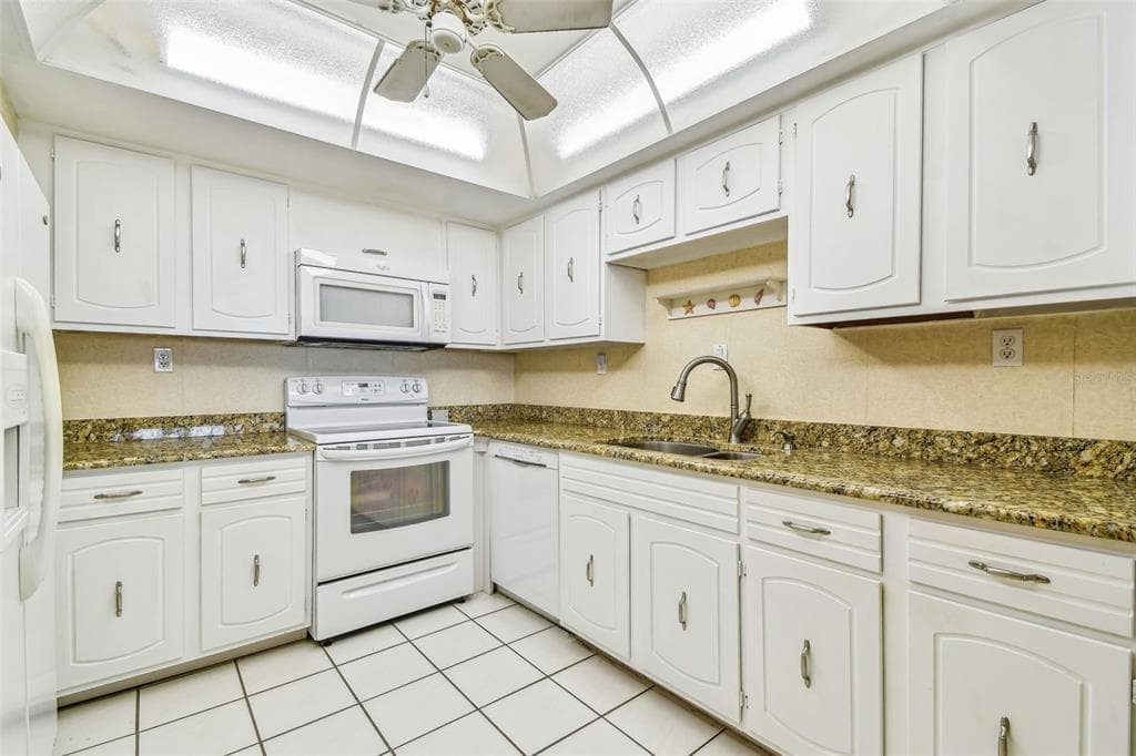 17920 GULF BOULEVARD 208 photo 12