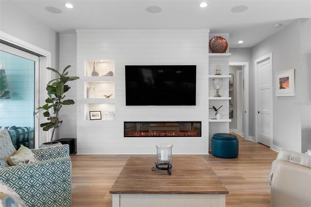 129 SEASIDE POINT photo 15