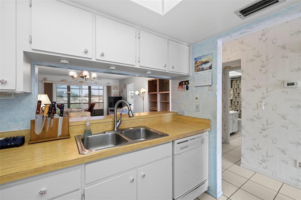 5157 SILENT LOOP 208 photo 15