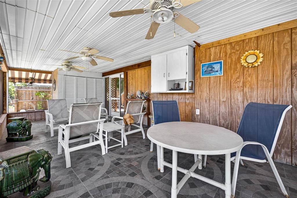 606 DICKMAN DRIVE SW photo 23