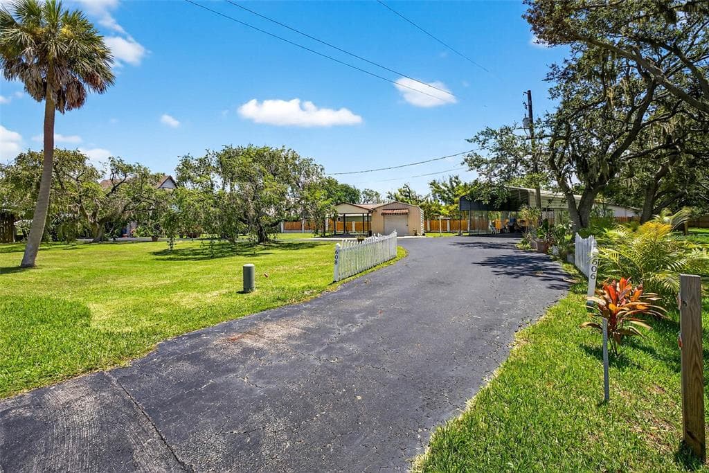 606 DICKMAN DRIVE SW photo 13