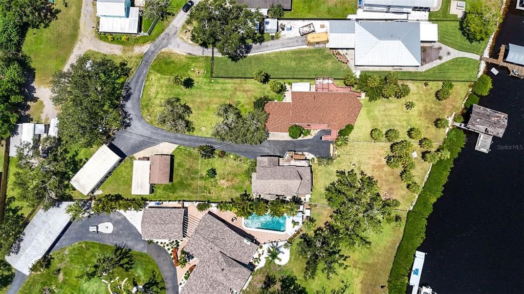 606 DICKMAN DRIVE SW photo 16
