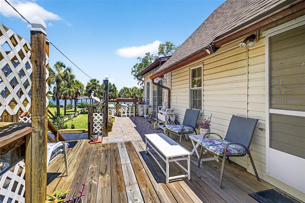 606 DICKMAN DRIVE SW photo 8