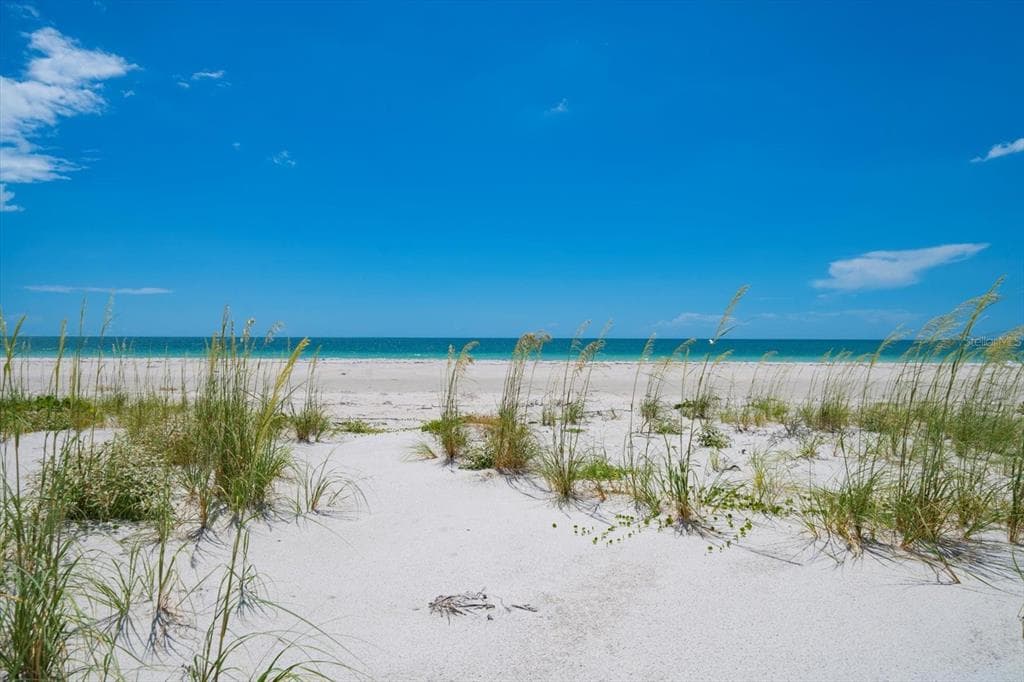 1114 MANDALAY POINT photo 11