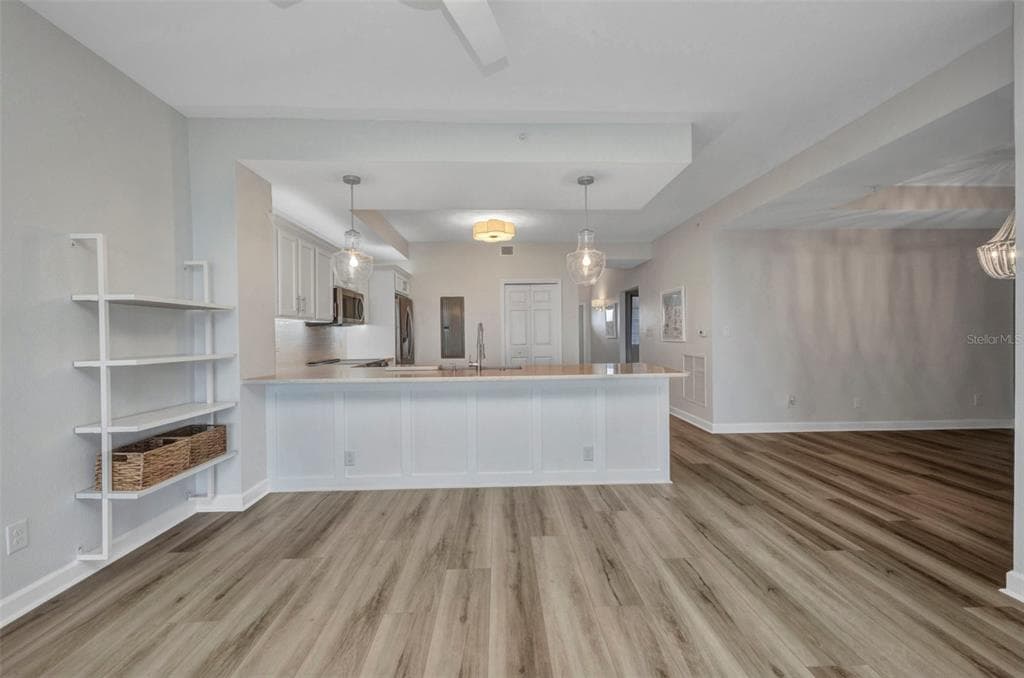 900 E MARION AVENUE 1203 photo 8