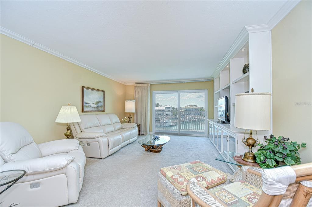 340 PINELLAS BAYWAY S 304 photo 13