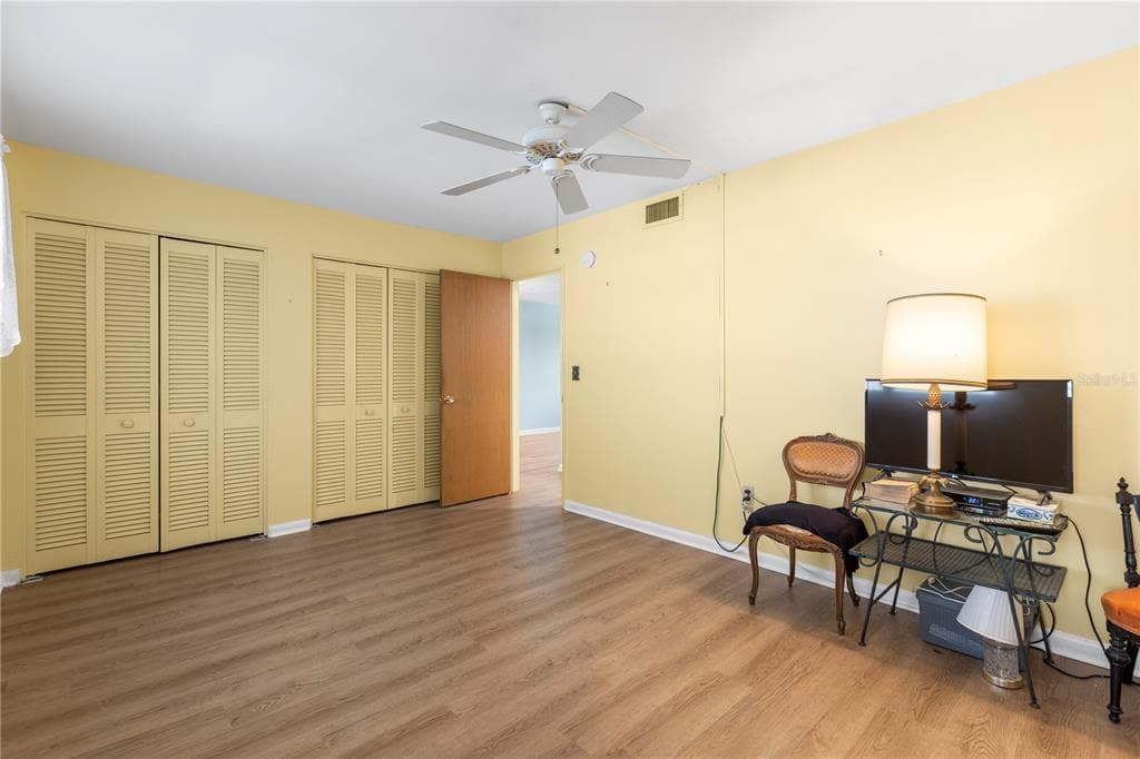6000 20TH STREET N 123 photo 15