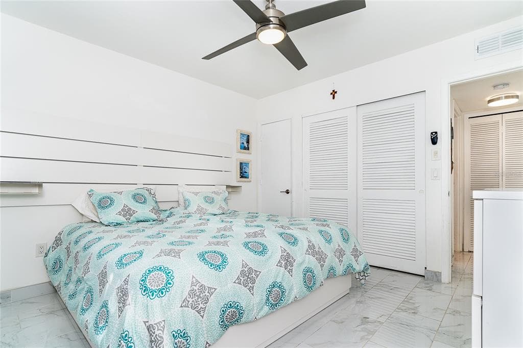 7500 PALM ISLAND DRIVE S 2111 photo 18