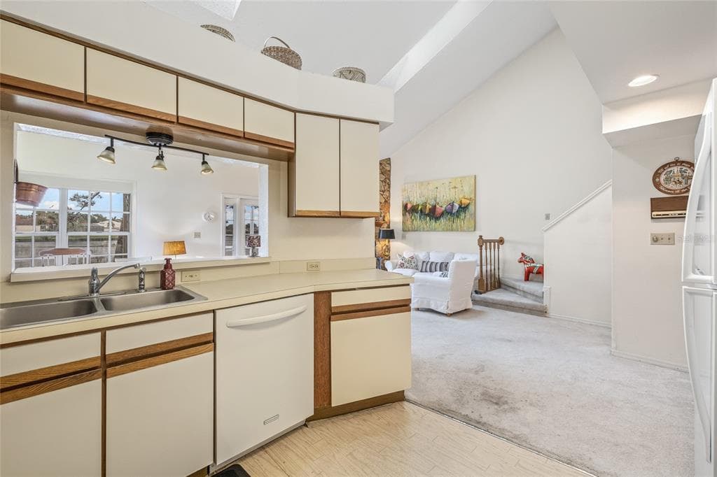 699 MALTA COURT NE photo 25