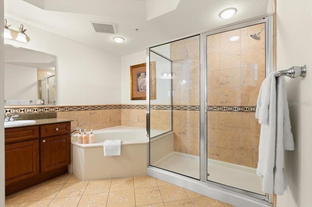 200 OCEAN CREST DRIVE 813 photo 24