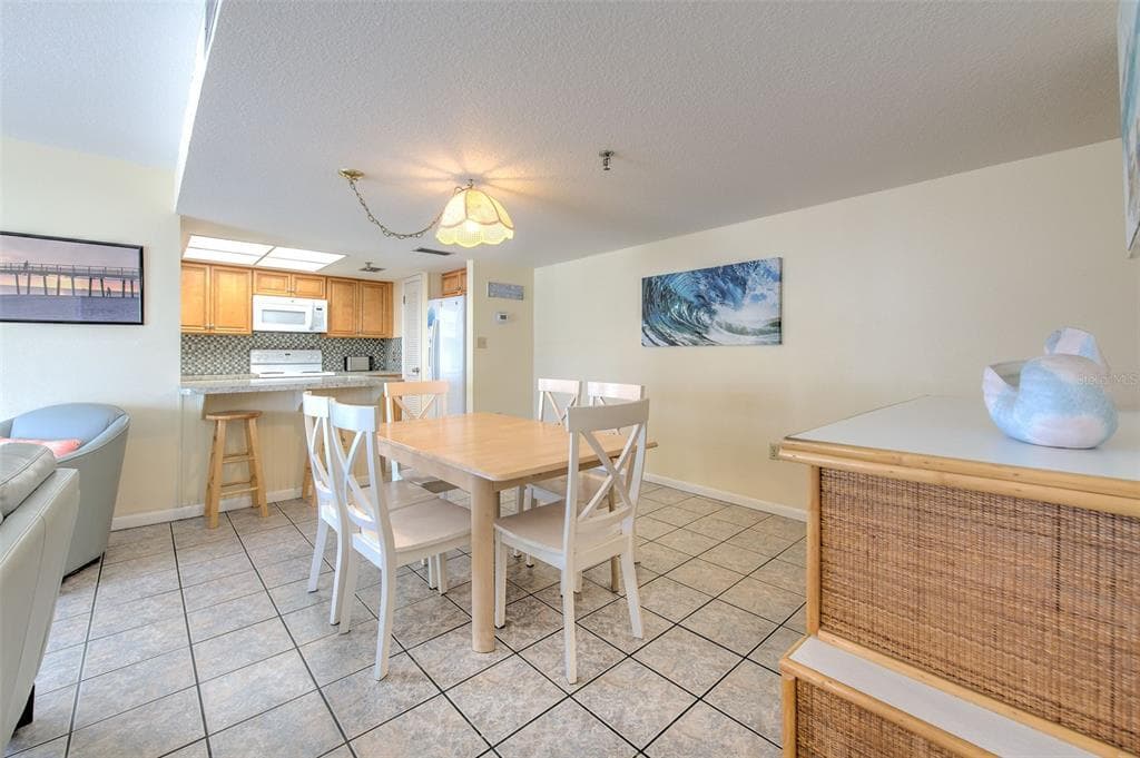 17450 GULF BOULEVARD 103 photo 17