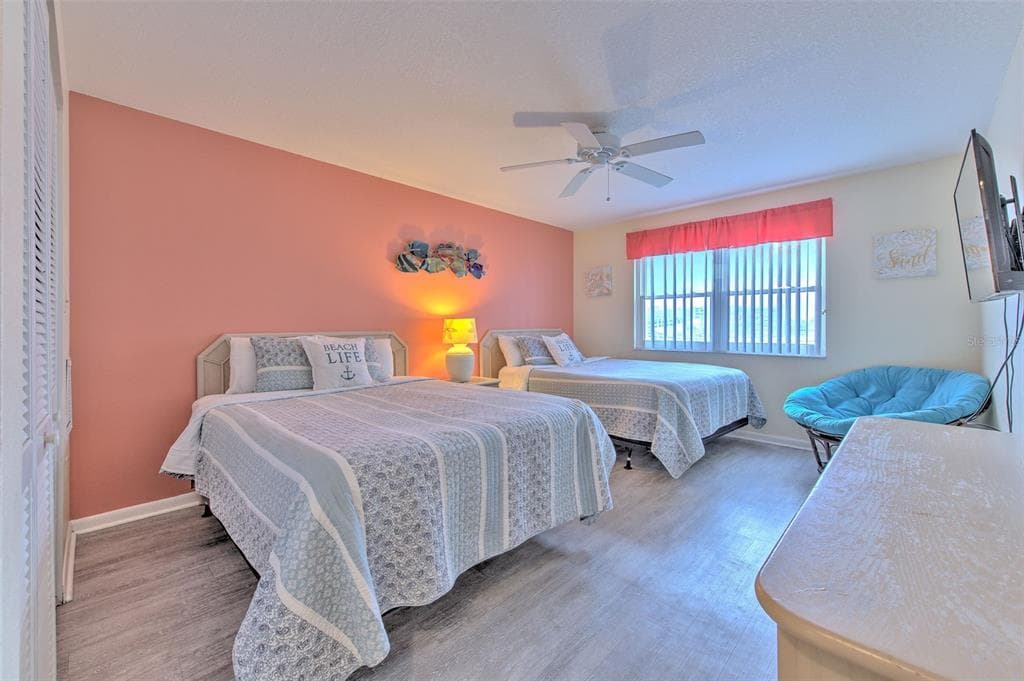 17450 GULF BOULEVARD 103 photo 25