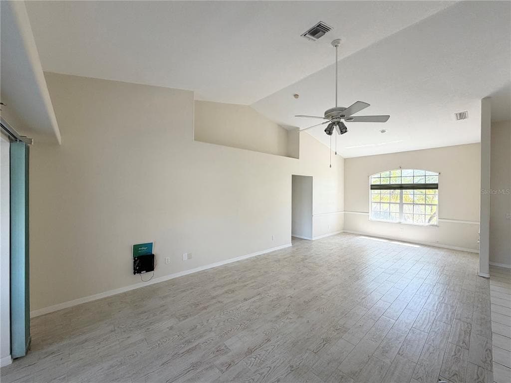 15140 LYNEBURG AVENUE photo 24