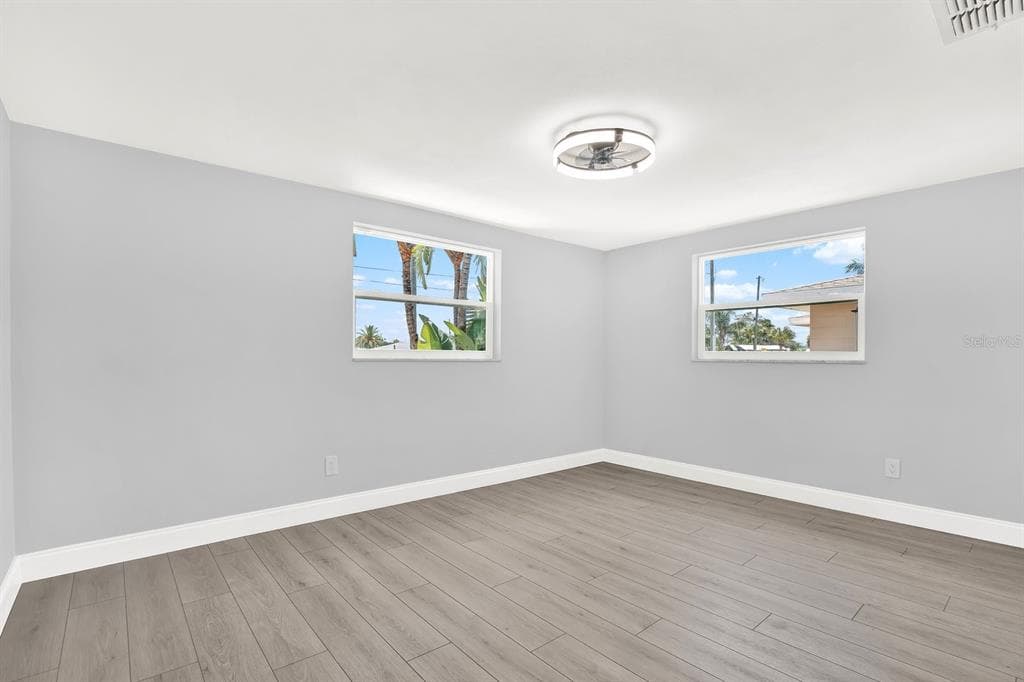 13739 LAVENDER AVENUE photo 9