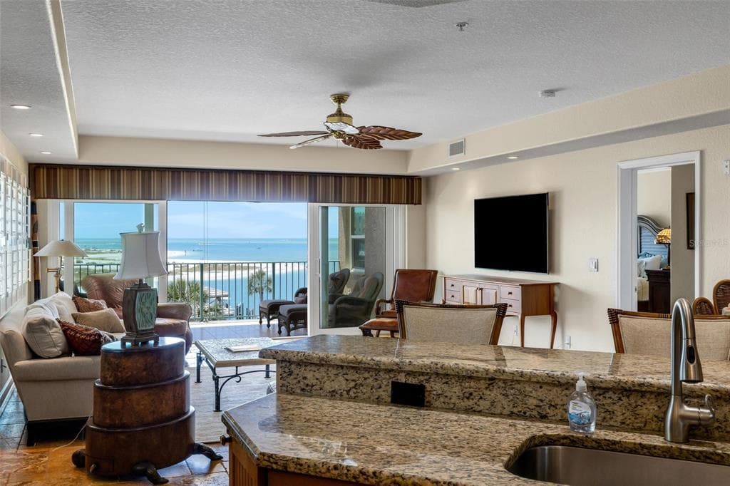 1090 PINELLAS BAYWAY S A5 photo 25