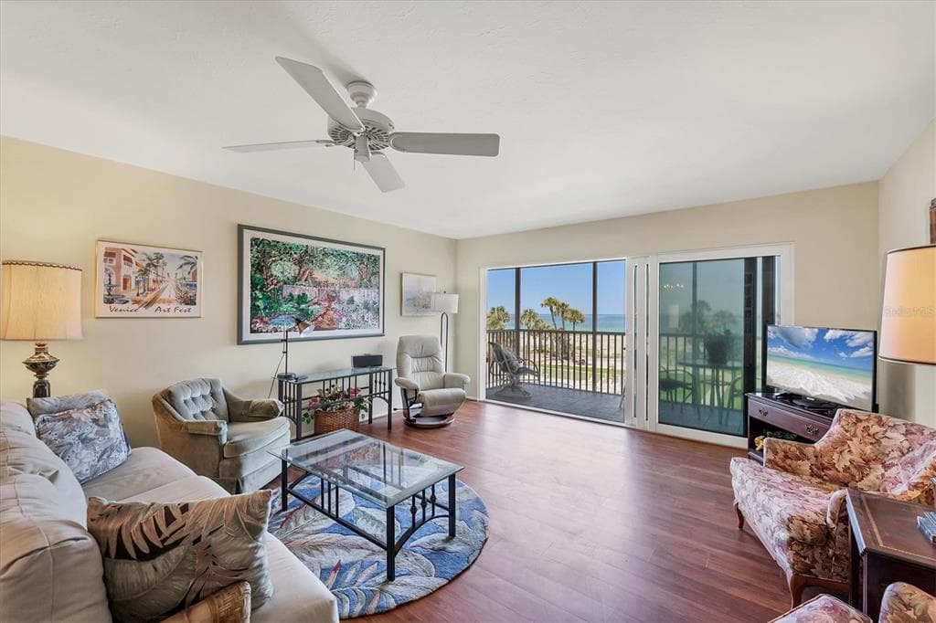 1200 TARPON CENTER DRIVE 306 photo 6