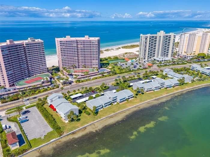 1351 GULF BOULEVARD 118 photo 2