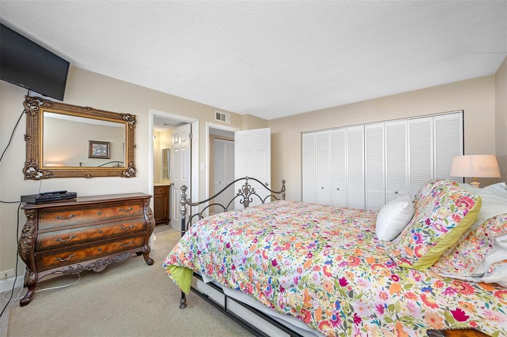 1351 GULF BOULEVARD 118 photo 18
