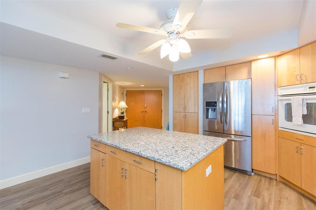 16326 GULF BOULEVARD 109 photo 9
