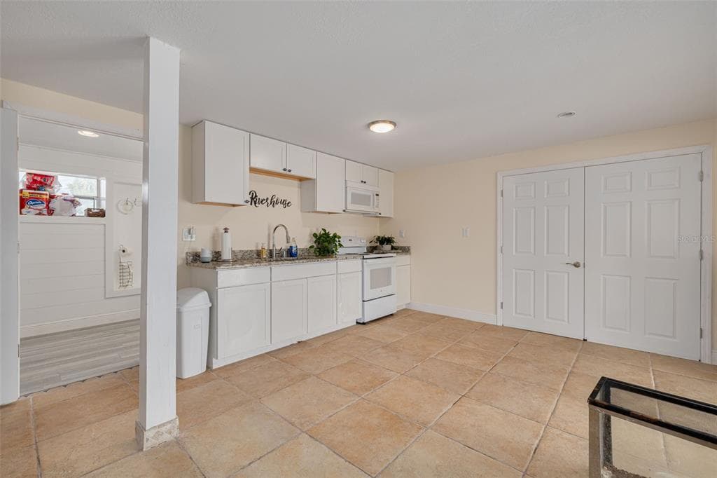 8100 BRIGHTON DRIVE photo 21
