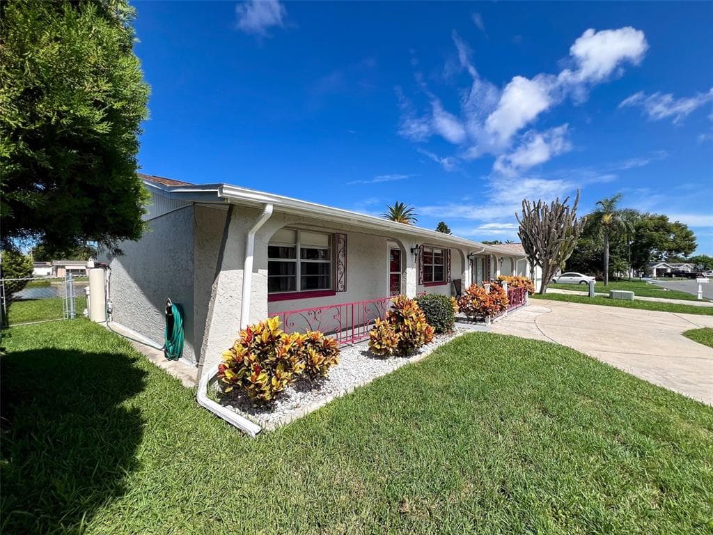 2349 HAMA DRIVE photo 4