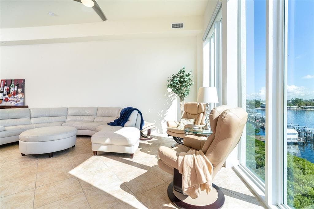 1375 BEACH ROAD 309 photo 22