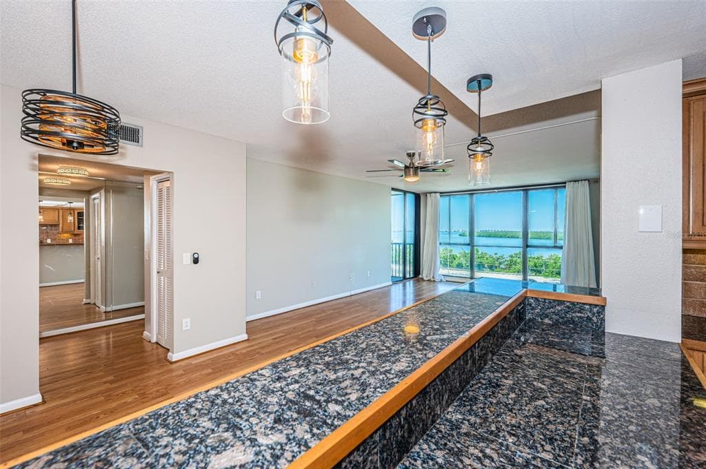 7100 SUNSHINE SKYWAY LANE S 608 photo 20
