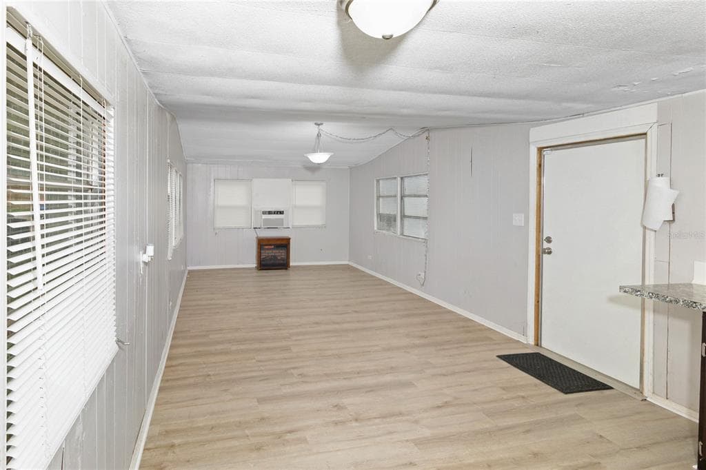 335 N COUNTY ROAD 315 photo 8