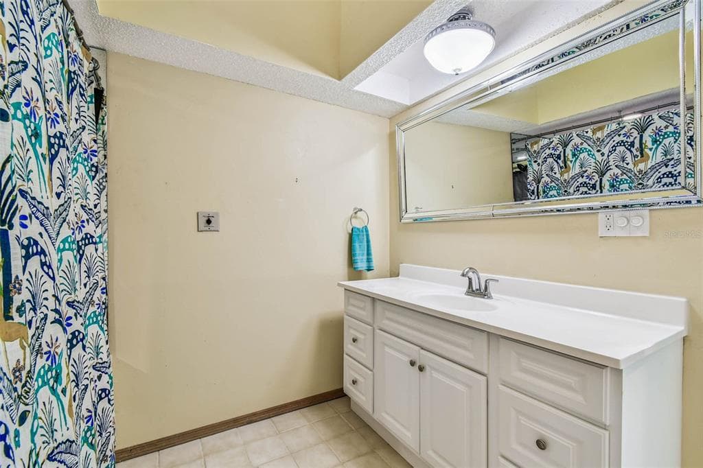 12134 CAPRI CIR S 803 photo 23