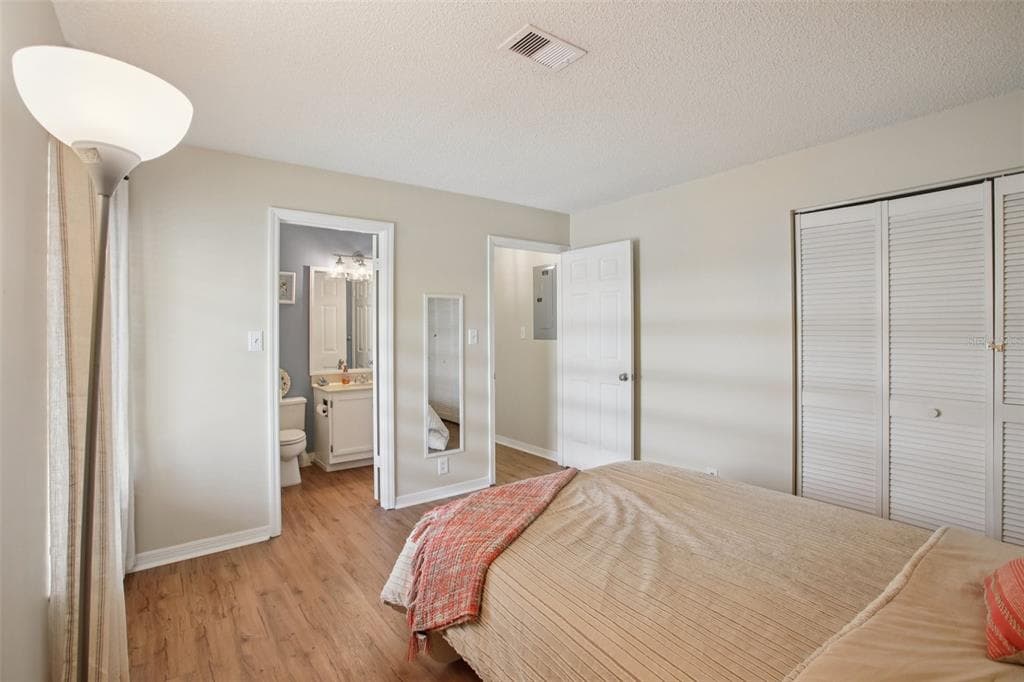 7300 SUNSHINE SKYWAY LANE S 202 photo 23