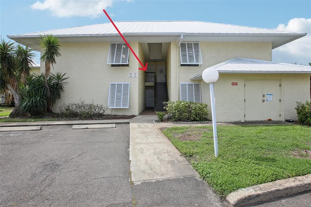 7300 SUNSHINE SKYWAY LANE S 202 photo 2