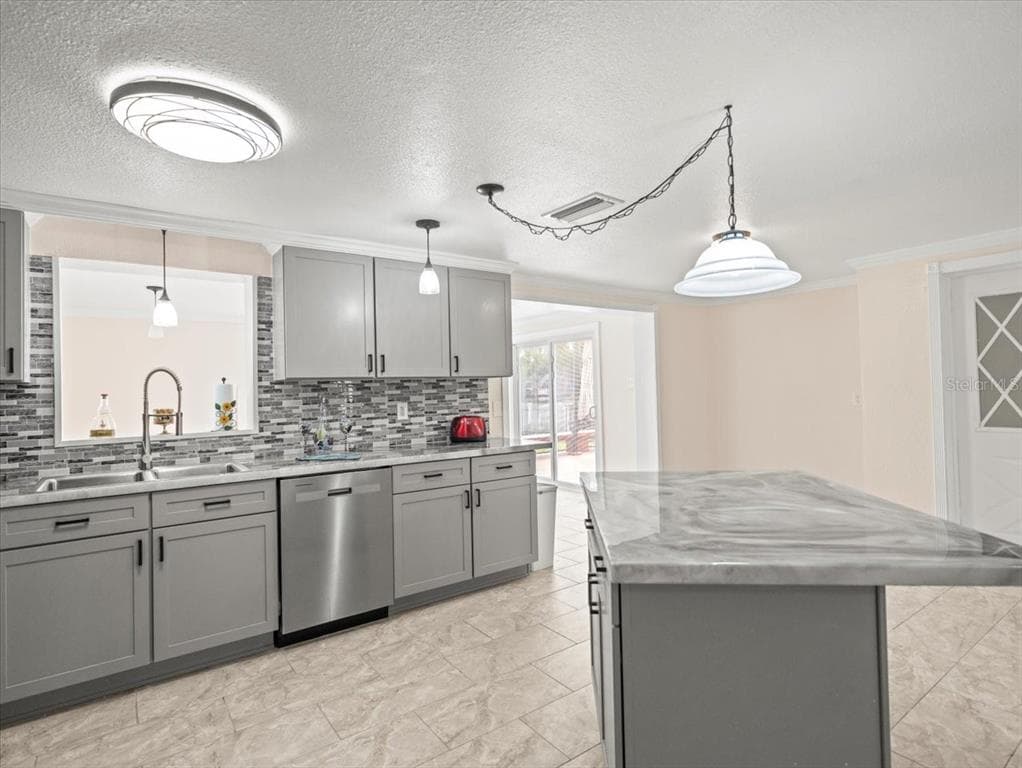 3408 CRAPE MYRTLE DRIVE photo 13