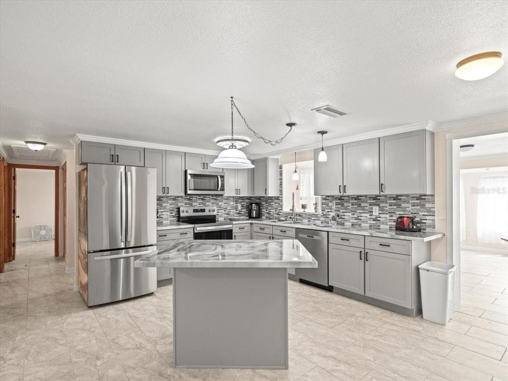 3408 CRAPE MYRTLE DRIVE photo 9