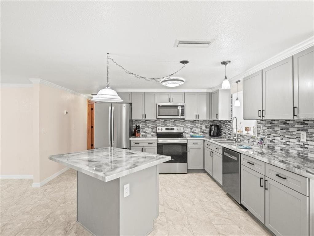 3408 CRAPE MYRTLE DRIVE photo 10