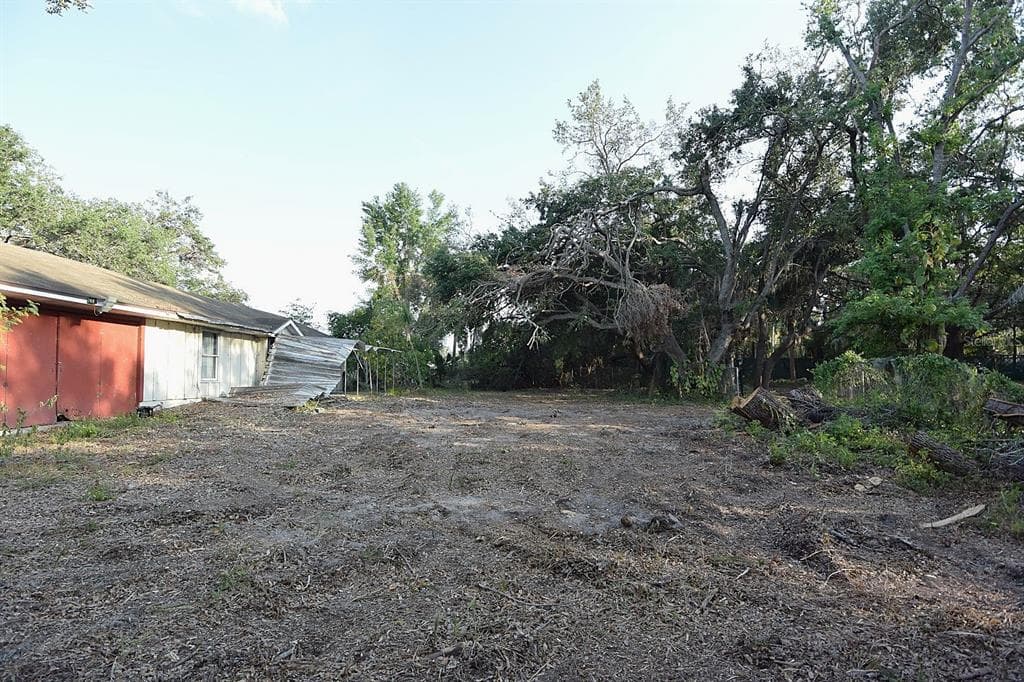 7610 ANNA AVENUE photo 3