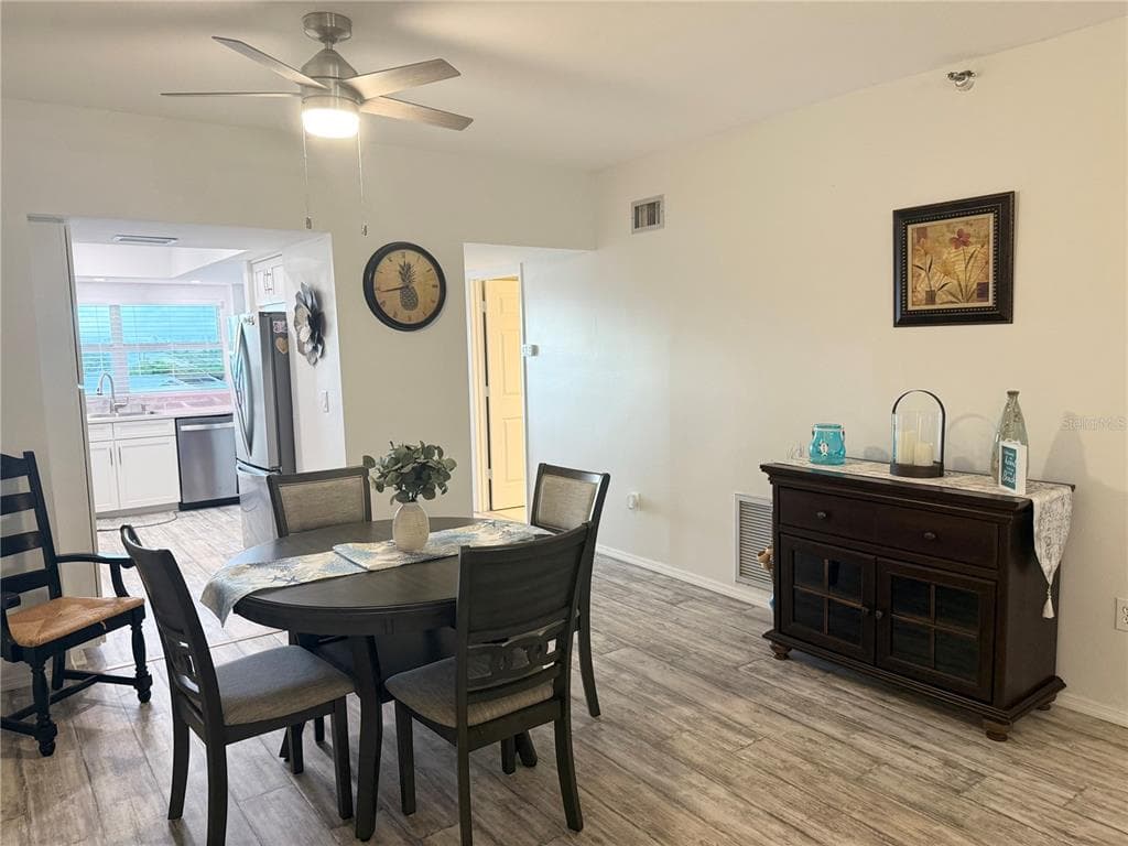 1480 GULF BOULEVARD 304 photo 13