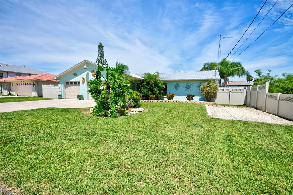 4266 DELEON DRIVE photo 2