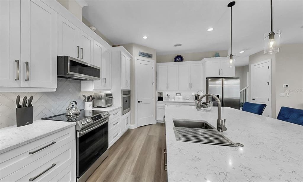 1406 ALHAMBRA DRIVE photo 14