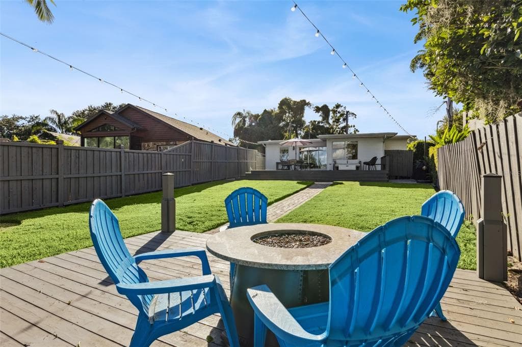 560 OLOLU DRIVE photo 23