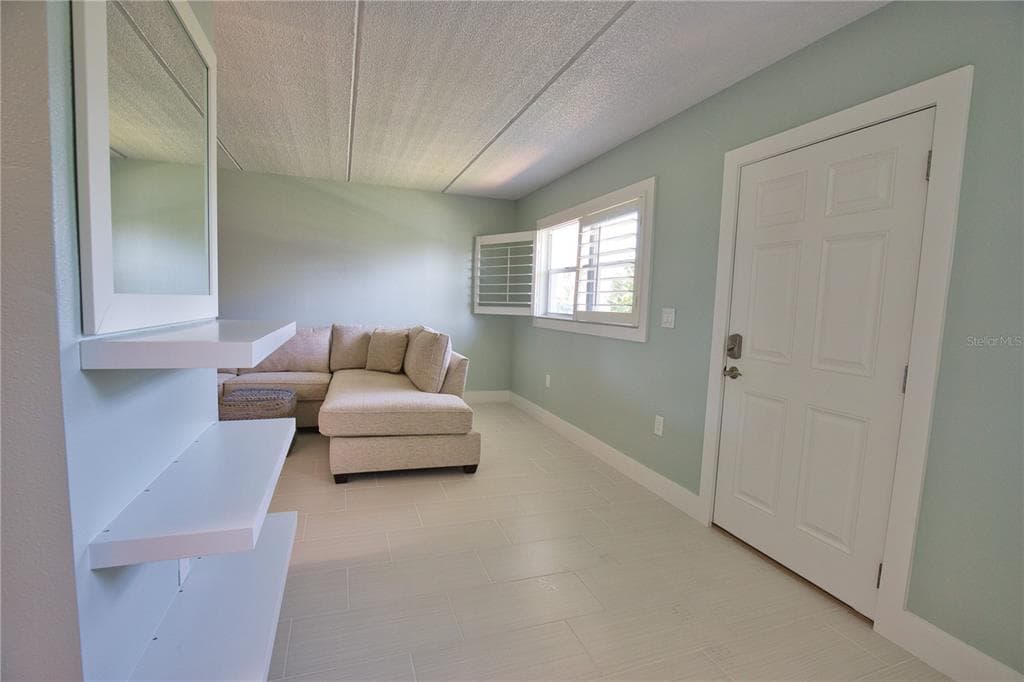 902 GIBBS ROAD 184 photo 10