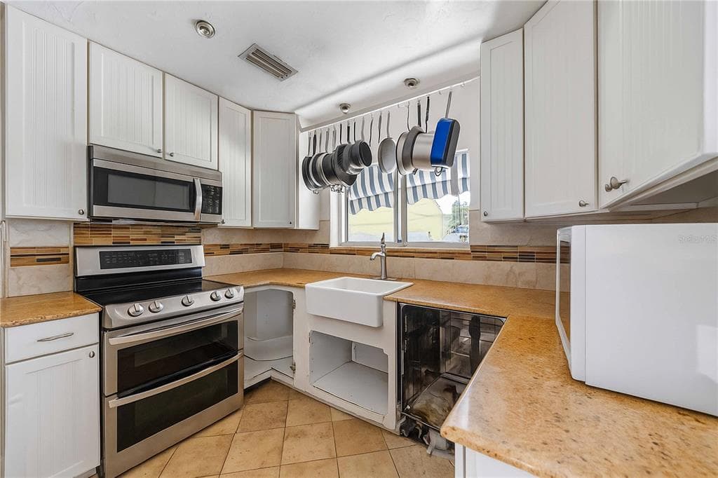 2507 RIVERVIEW BOULEVARD photo 5