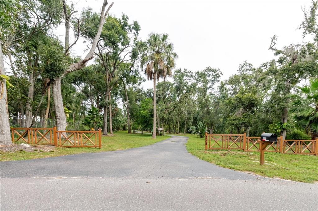 8304 REVELS ROAD photo 5
