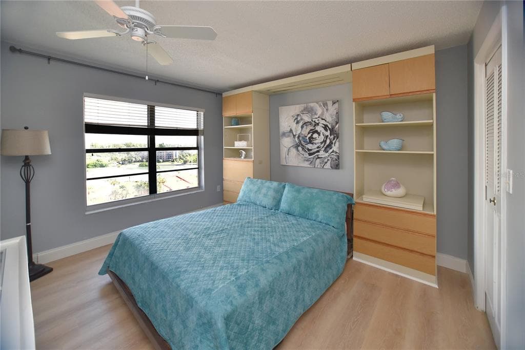 4900 BRITTANY DRIVE S 1003 photo 20