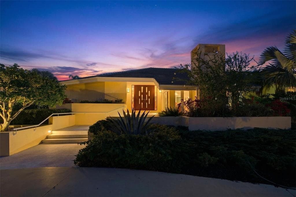 1571 HARBOR CAY LANE photo 4