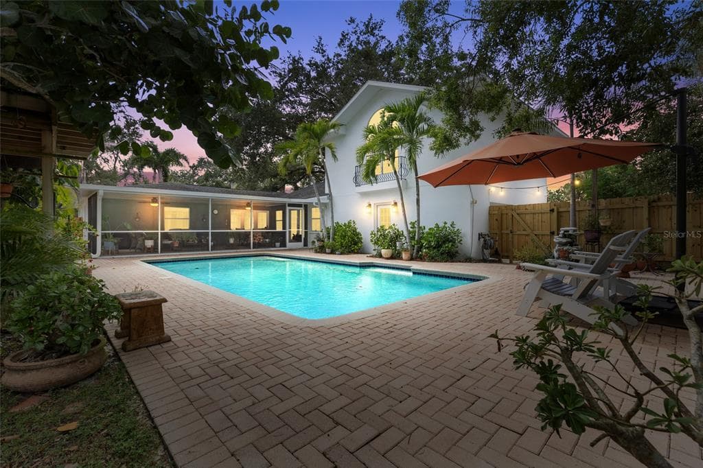 311 SUNSET DRIVE N photo 6