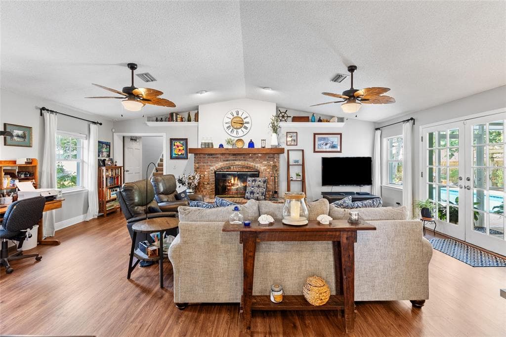 311 SUNSET DRIVE N photo 9