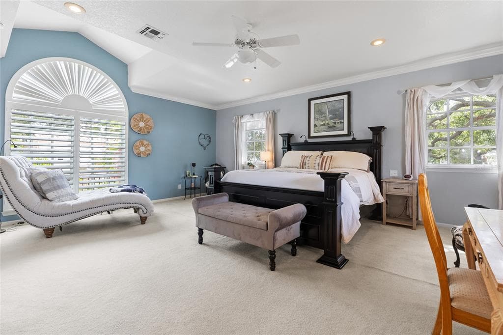 311 SUNSET DRIVE N photo 10