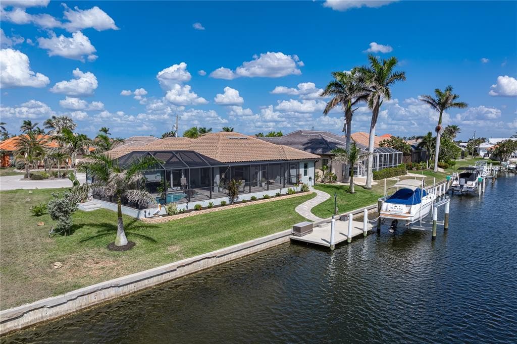 571 PORT BENDRES DRIVE photo 14